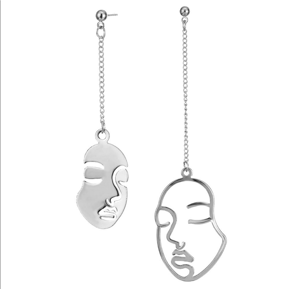 3/$30 🤍 Abstract Face Long Drop Earrings - Picture 2 of 2